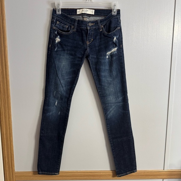 Abercrombie & Fitch Distressed Jeans Size 00 - Picture 1 of 11